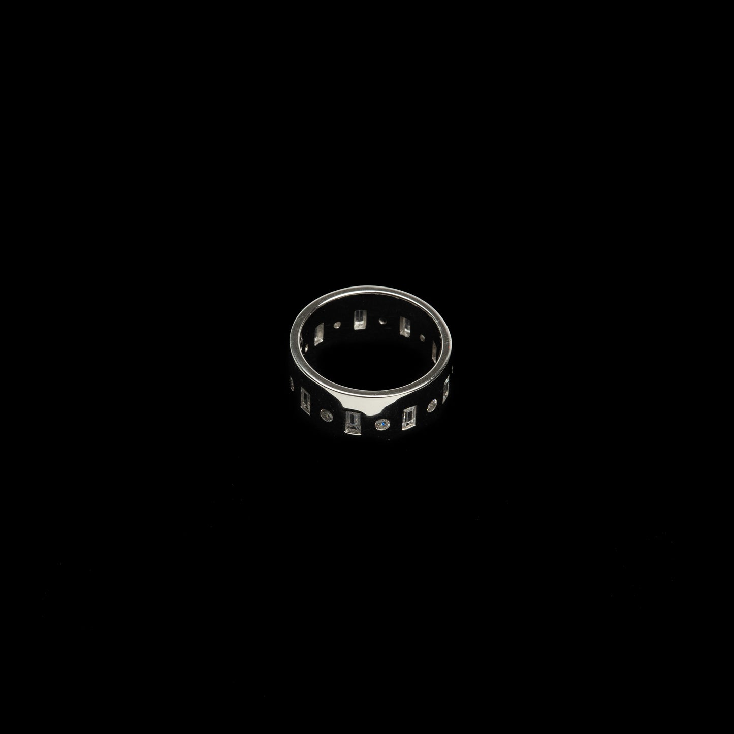"Mirrors" ring