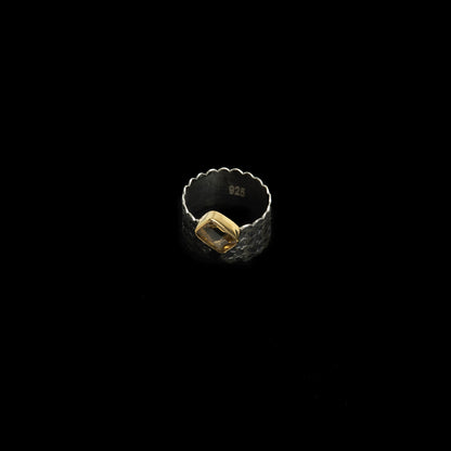 "Offset" ring
