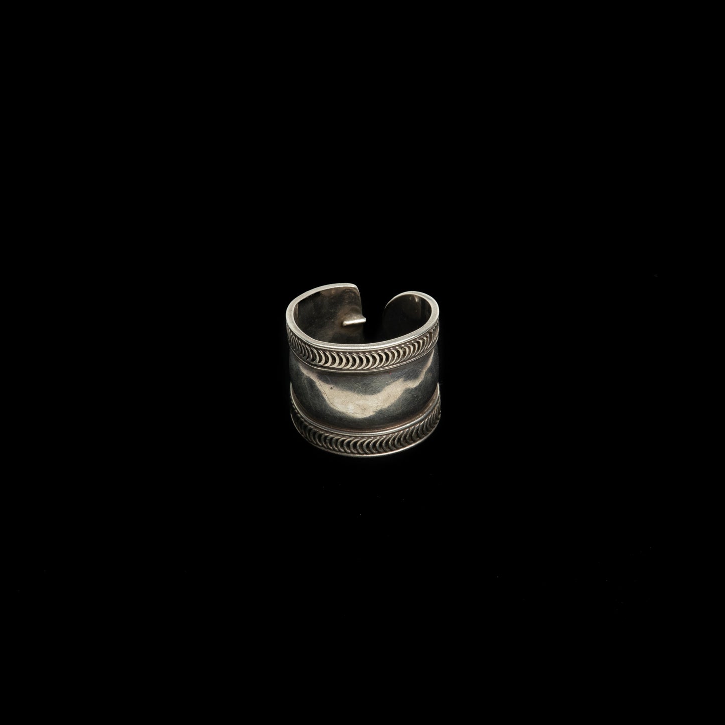 “Column” ring