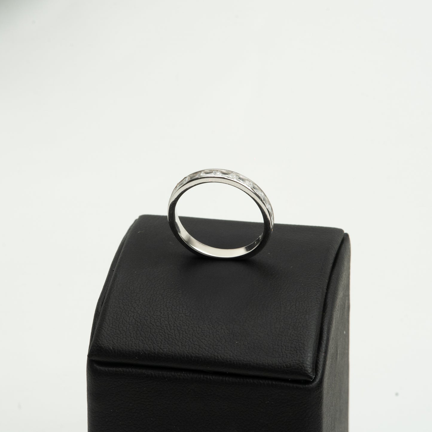 "Luminous" ring