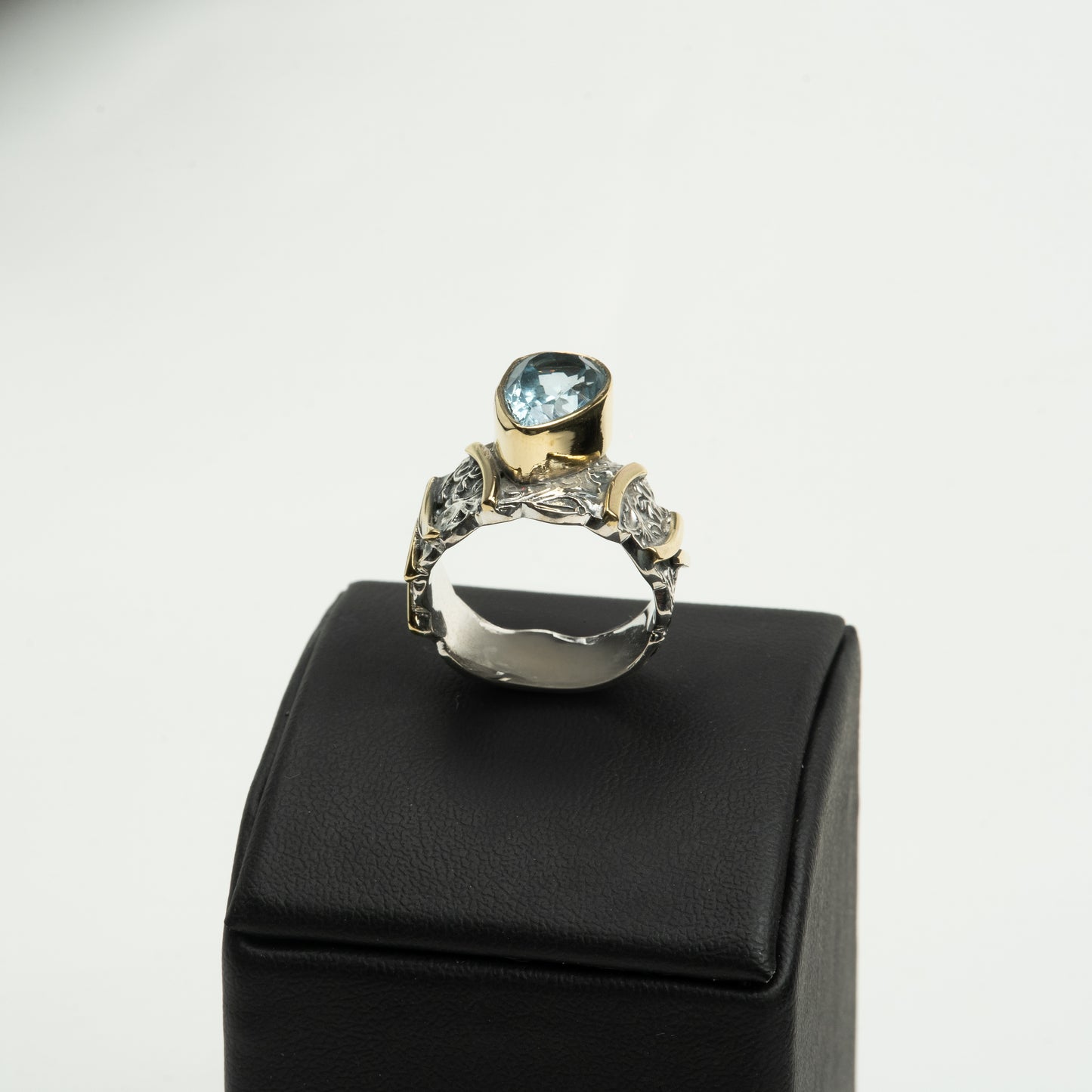 “Aqua” ring