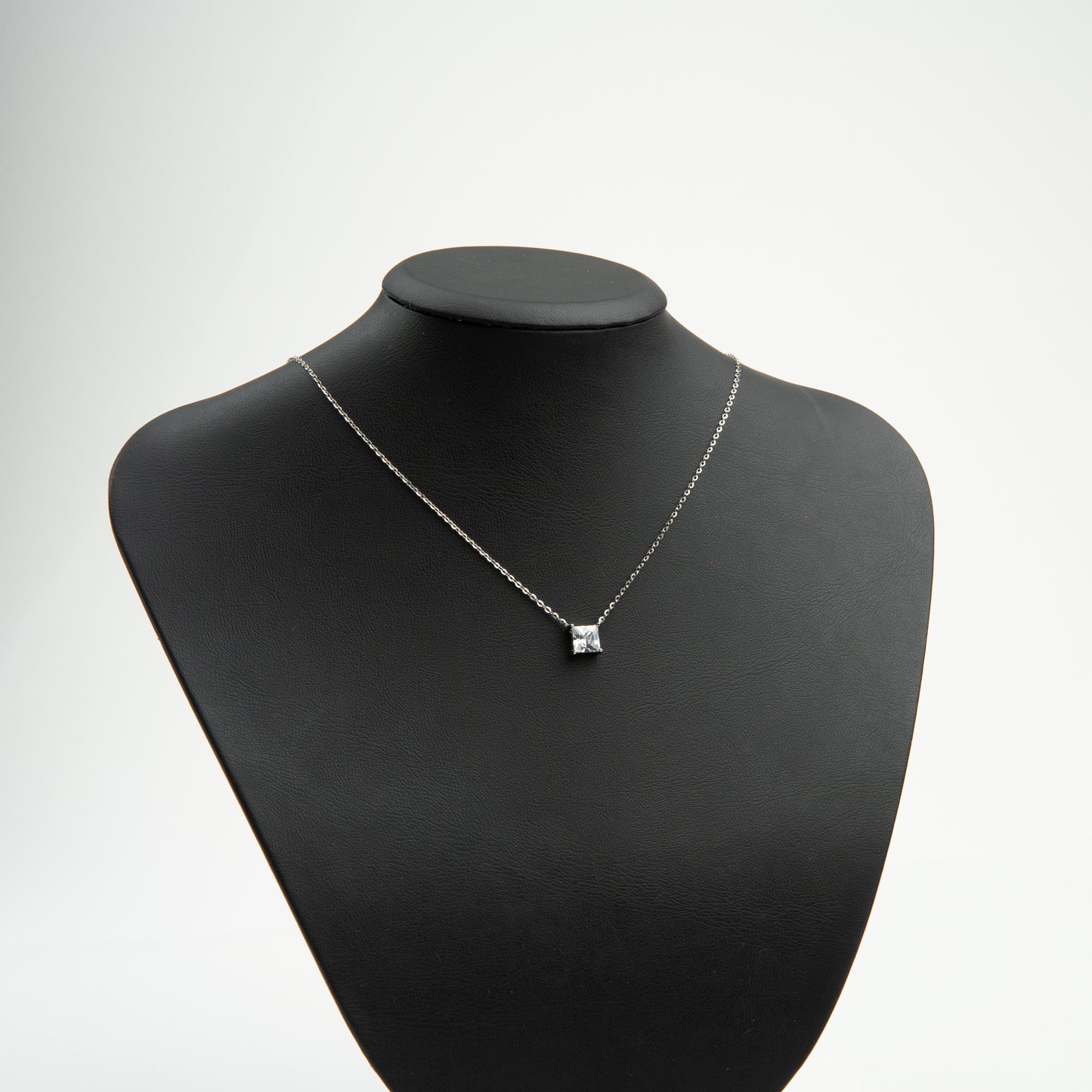 "Solitaire" necklace