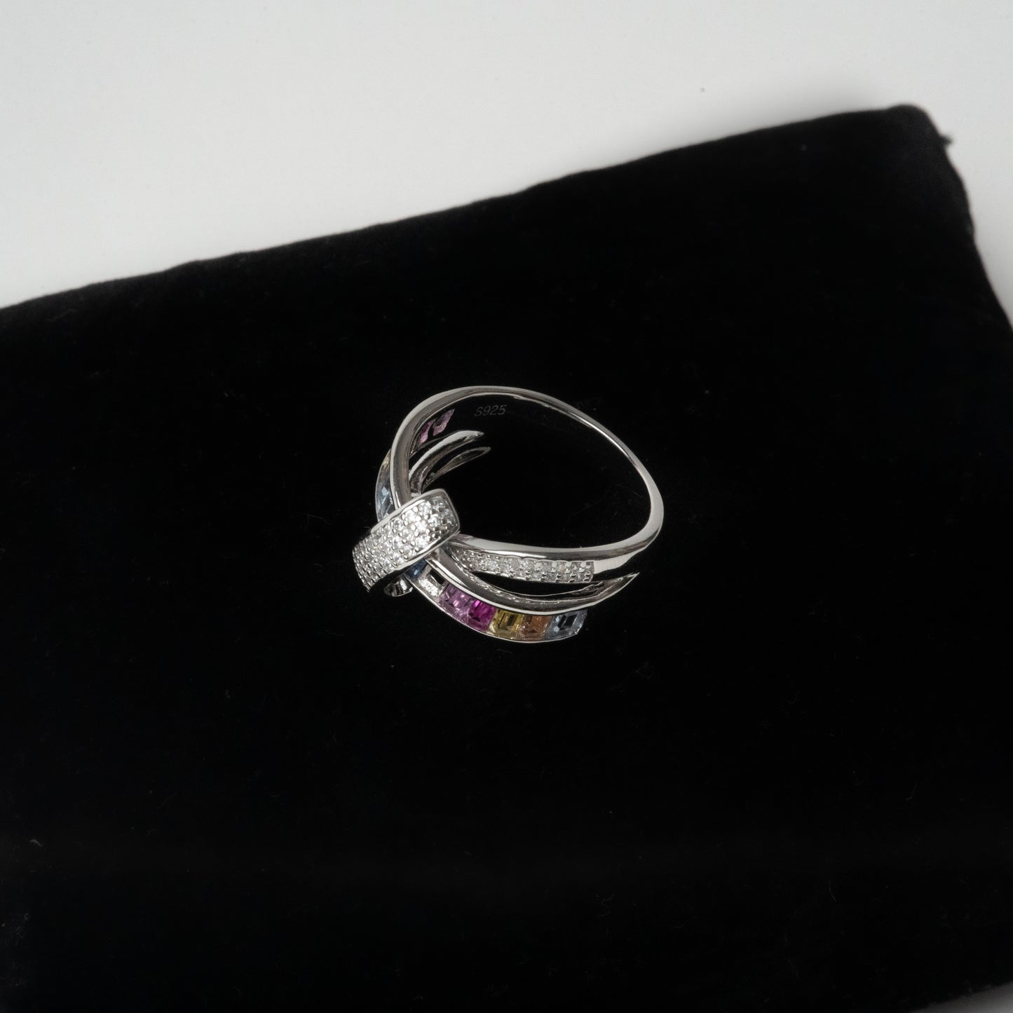 “Ribbons” ring