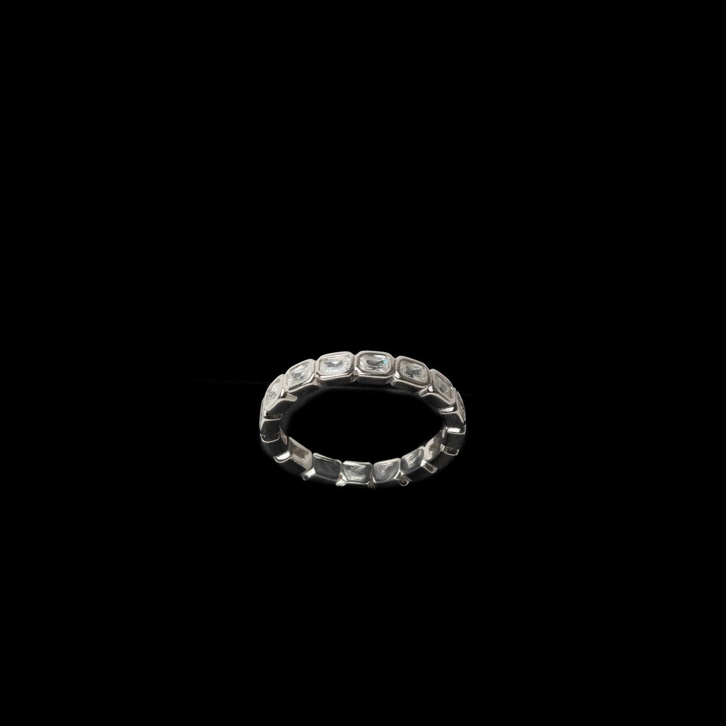 “Frame” ring